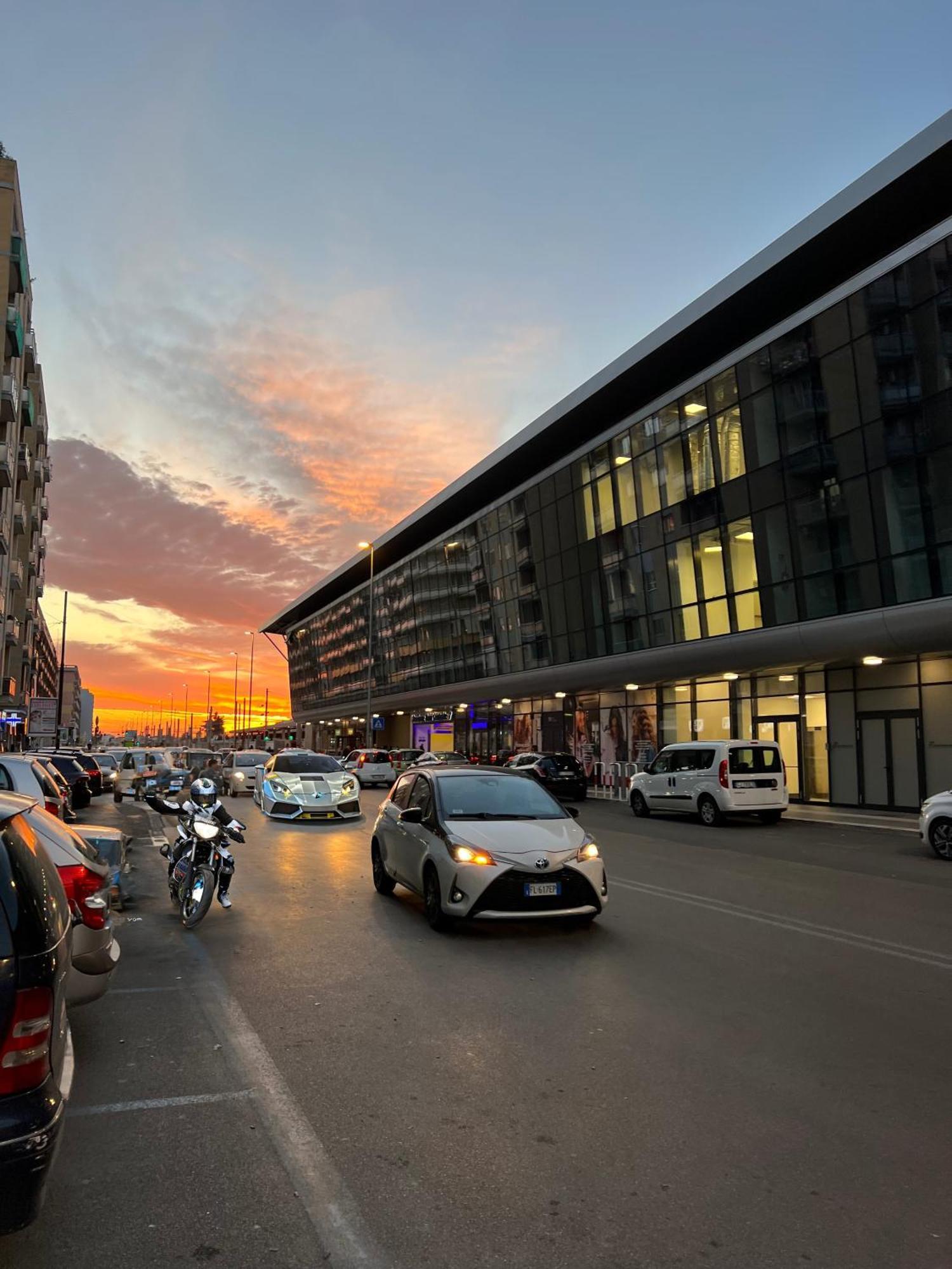 Citywise Vittorio - Independent Apartment Near Bari Central Station Luaran gambar
